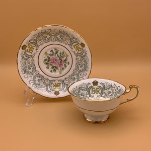 Exquisite Paragon China VINTAGE Queen Elizabeth II Coronation Teacup & Saucer