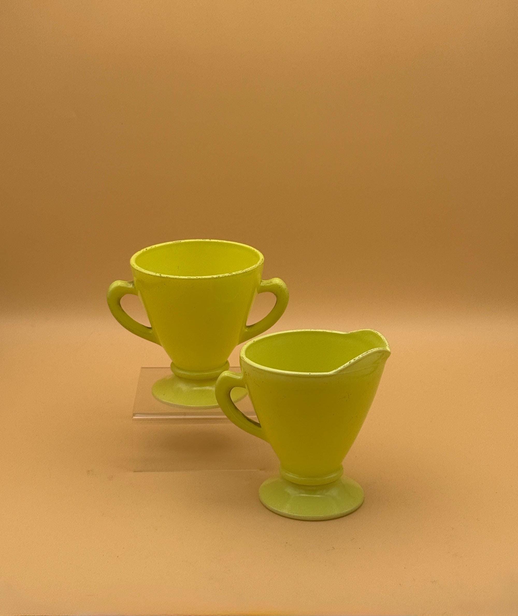 CHARTREUSE 2本セット Vintage Hazel Atlas Chartreuse - Etsy