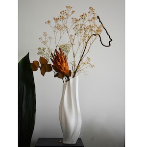 Handcrafted Organic 'Petal' Vase  - A Unique and Original Design perfect for Dried Flower Arrangements