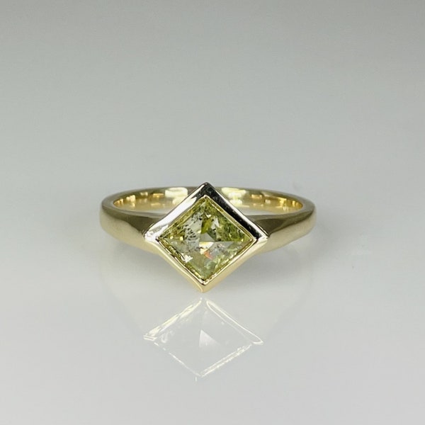 Green Diamond Ring - Etsy