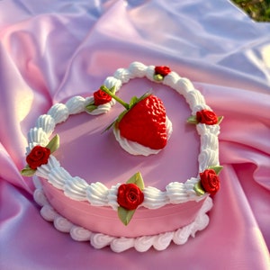 Vintage-Style Fake Cake Jewelry Box - Strawberry Rose Heart-Shaped Storage Trinket with Mirror - Coquette Birthday Gift