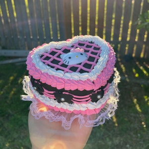 Heart Shaped Gothic Kitty Inspired Fake Cake - Cute Trinket Orangizer Jewerly Gift Box - Spooky Themed Pink Black