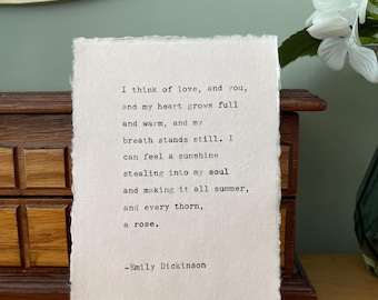 Ich denke an die Liebe und dich Sapphic inspiriert Emily Dickinson Schreibmaschine Poesie Wand Kunst Dekor Romantische Wlw Lesben Bisexuell Geschenk Hochzeit Liebe