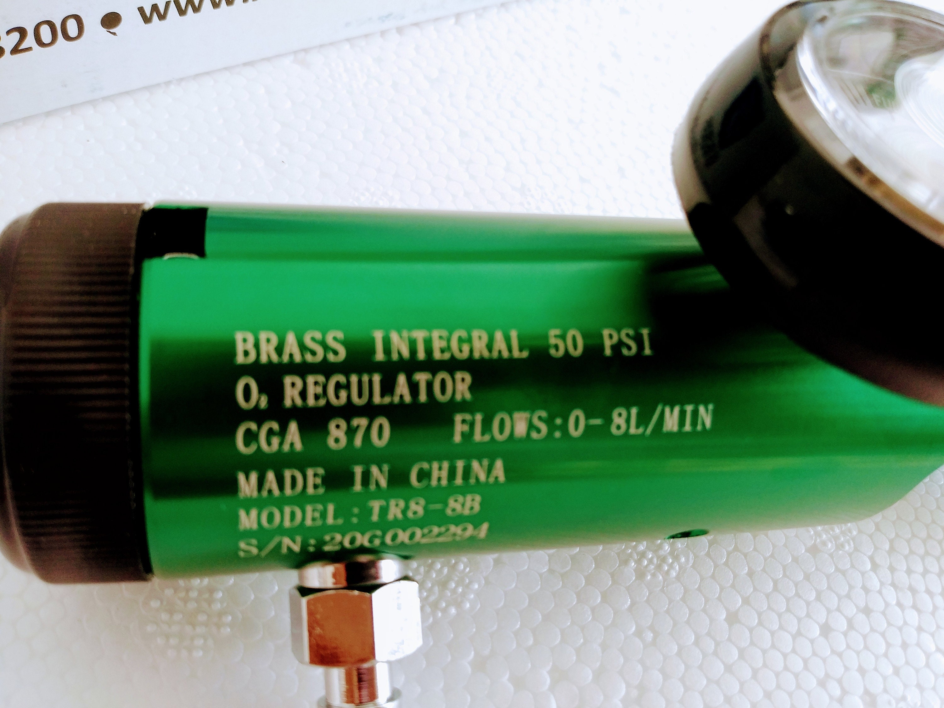 Oxygen Tank Regulator. 08 Liters per Minute. New in Box. Free Shipping