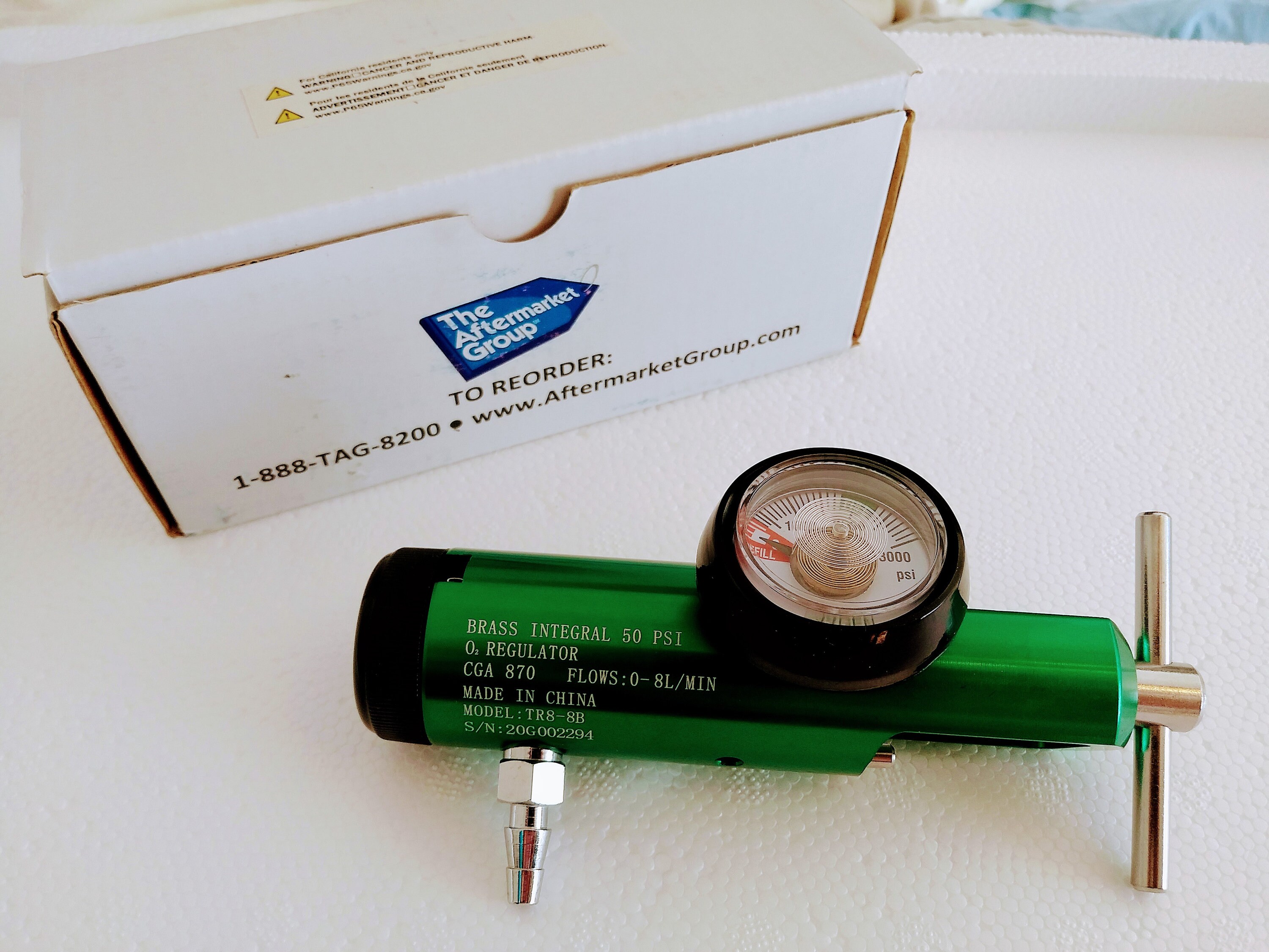 Oxygen Tank Regulator. 08 Liters per Minute. New in Box. Free Shipping