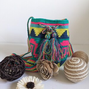 Petit mochila colombien fait main coloré