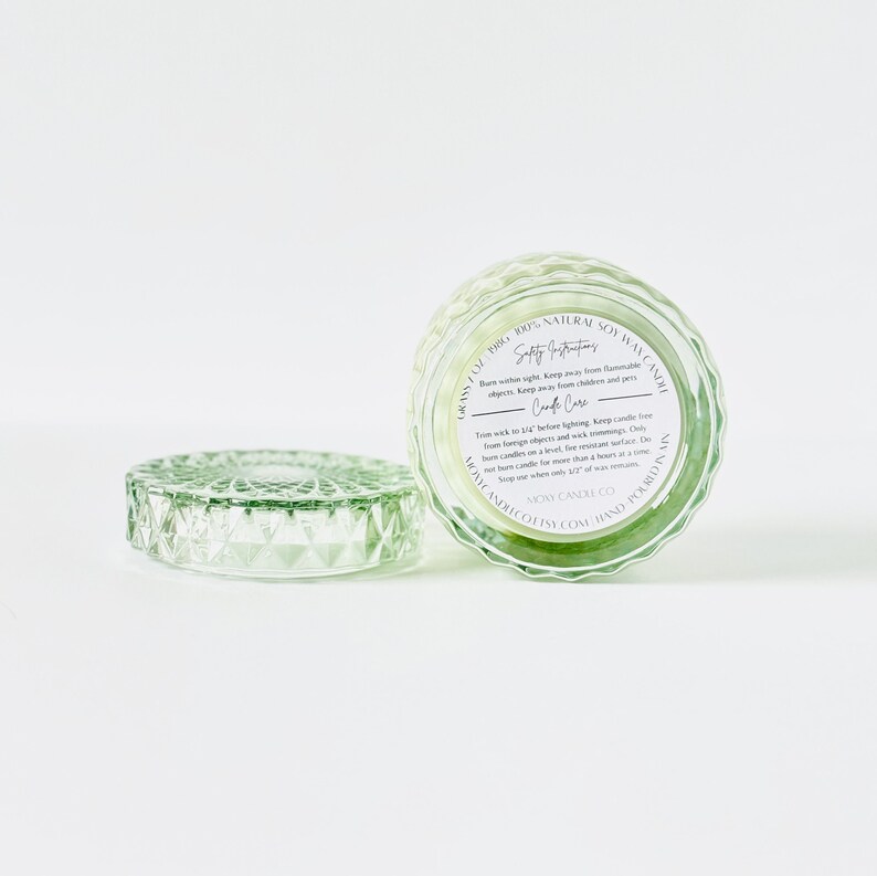 Cactus Flower + Jade Natural Soy Candle | Green Candle Holder with Lid | Vintage Pleated Glass Jar | Vegan | Double Wick | Eco-Friendly Bild 3