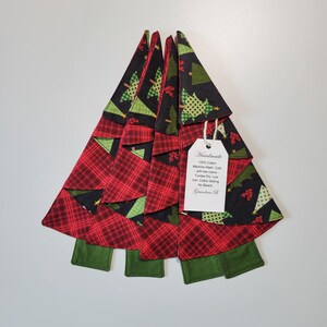 Folded Christmas Tree Napkins, Red and Black Cotton Christmas Napkins, Yuletide Napkins, Holiday Napkins, Reusable Holiday Napkins