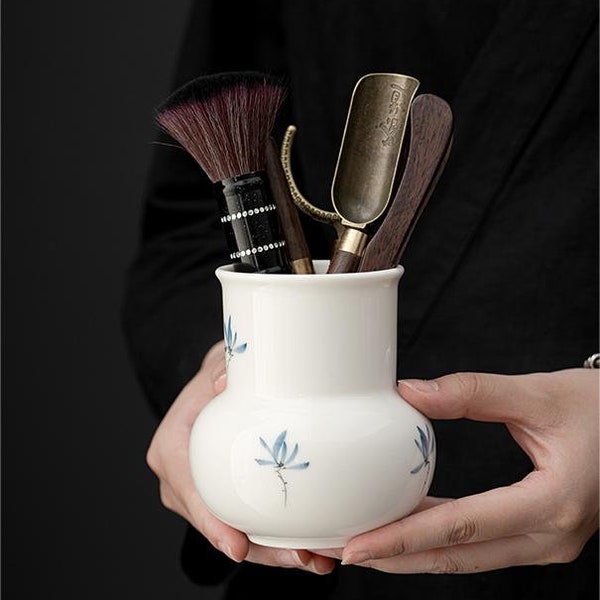 white porcelain Tea Ceremony Tool Kit,Toolkit (Spoon, Scoop, Tongs, Pick, Tea Brush) with Ceramic Vase.