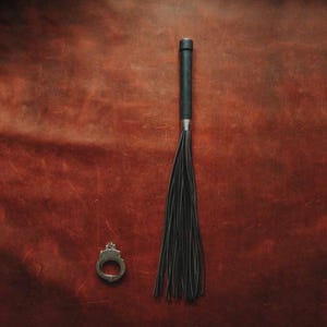 Masters Whip aus Narbenleder - Ein handgefertigter echter Lederpeitsche