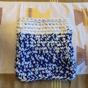 Housse d’ordinateur portable en crochet - Réalisée sur commande - Fait main - - MacBook, i pad …- protection ordinateur colorée