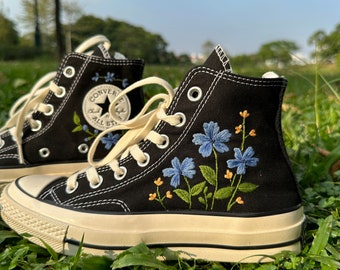 Embroidered Converse/Custom Converse High Top Chuck Taylor 1970s/Converse Embroidered With Blue And Yellow Daisies/Floral Custom Embroidered