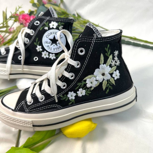 Embroidered Converse/Wedding Converse/Custom Converse White Chrysanthemum Flowers/Converse High Top Chuck Taylor 1970s/Embroidery Gifts