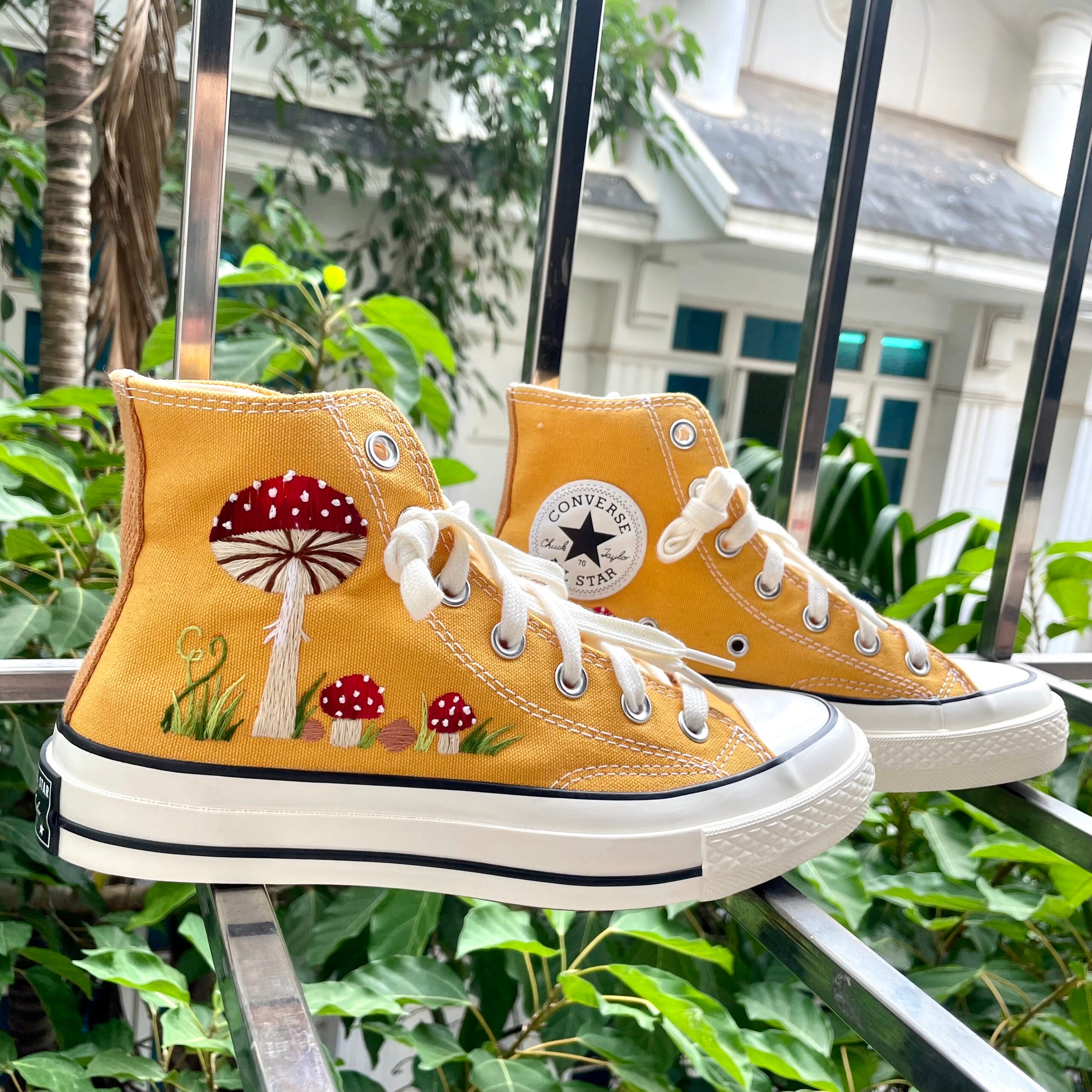 Converse 70s sunflower clearance quilt