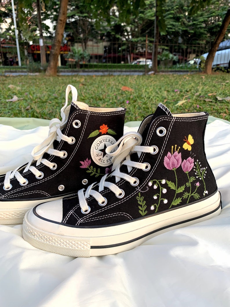 Custom Converse High Top Chuck Taylor 1970s Flower Embroidered/converse