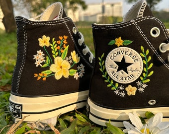 Custom Converse Embroiered/Converse High Tops Embroidery/Converse Embroidered With Yellow And White Daisies/Gift for Her/Wedding Converse