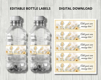 Op de afbeelding: Bewerkbare waterfleslabels met een bij- en bloeiende ontwerp. De labels zijn geel, wit en lichtblauw met de tekst "Voeg uw eigen bericht hier toe!" vijf keer herhaald.