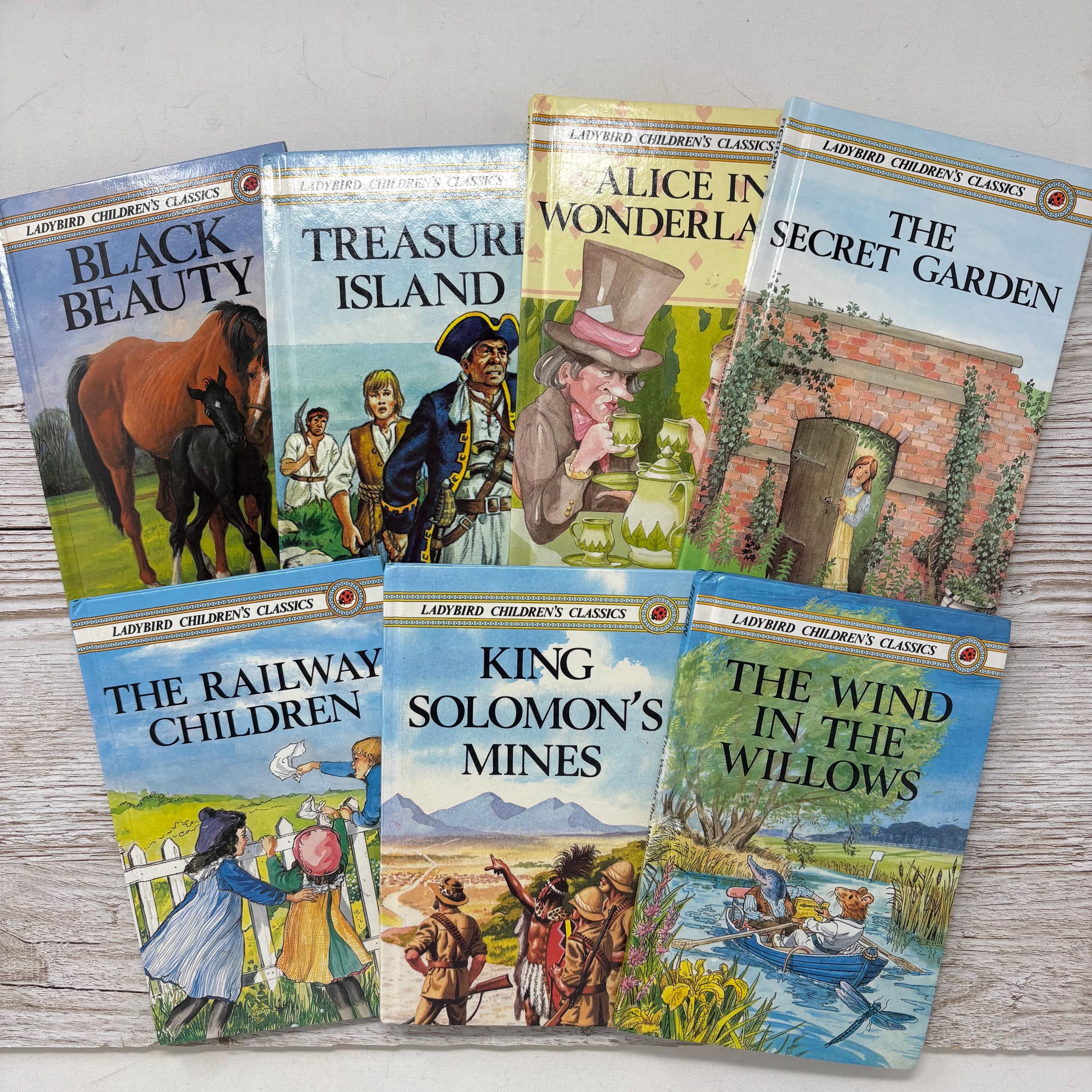 洋書  Family Ladybird Books Swiss Family Robinson (Ladybird Children's Classics): Wyss, Johann