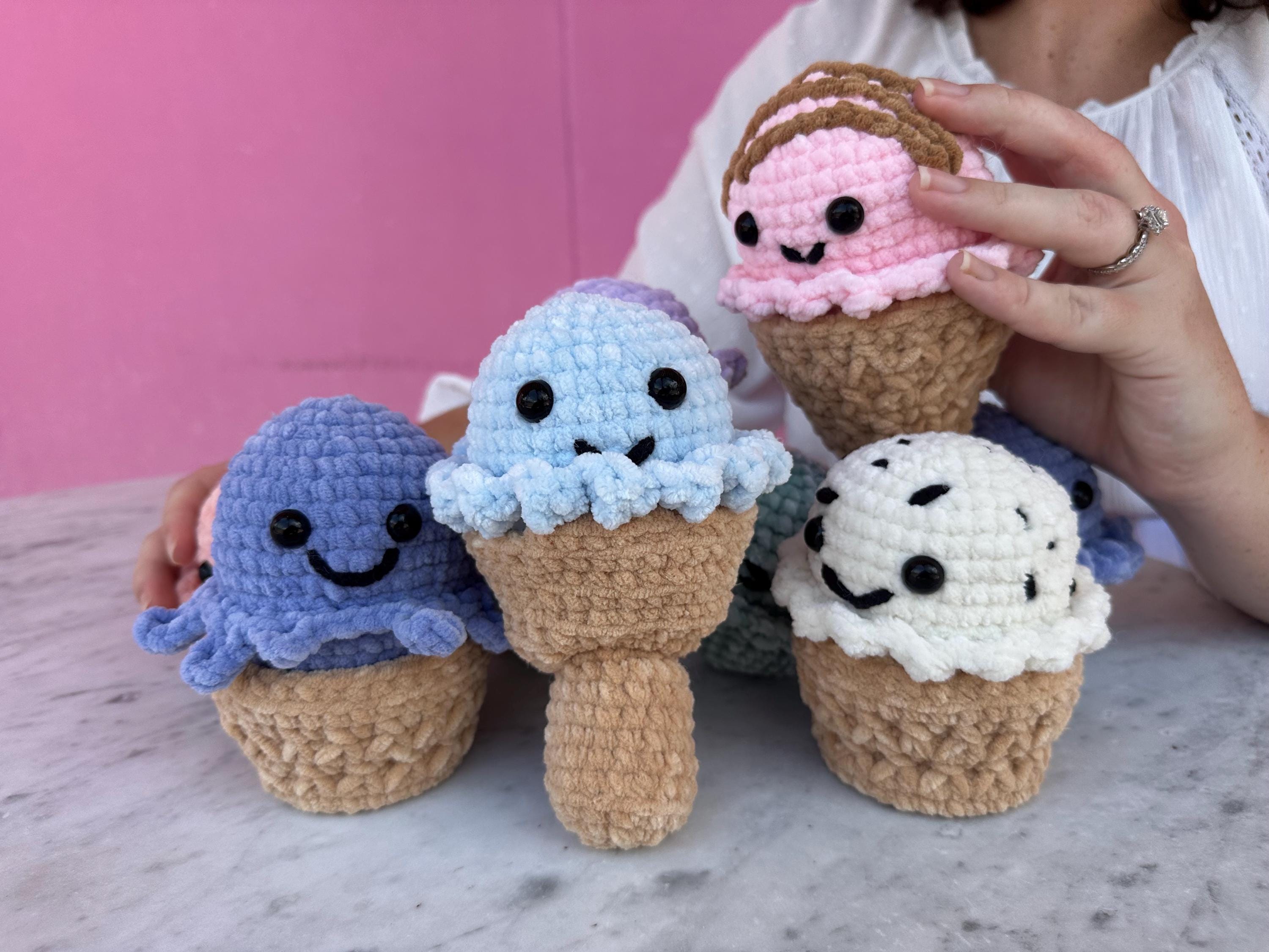 DEMODEE SOFT ICE CREAM MIXチャーム 受注生産】Carabiner-SOFT ICE CREAM WHITE | Demodee