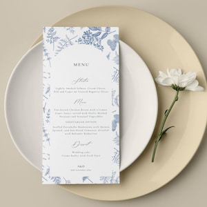 Modelo editável de cardápio de casamento TOILERA Timeless Blue Toile, cardápio de chá de panela com flores azuis, cardápio elegante de chá de panela, Chinoiserie, T01
