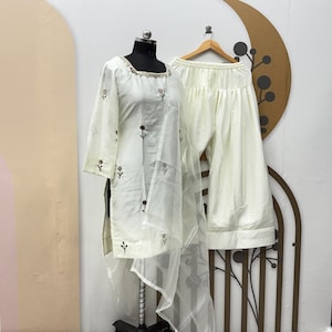 Premium Pakistanischer weißer Anzug, voll besticktes Kleid mit Hose & Dupatta, vorgefertigte Salwar-Anzüge für Eid, Party-Winterbekleidung 3-teiliges Set für Mädchen