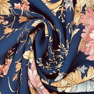 Navy Georgette mit Blumendruck