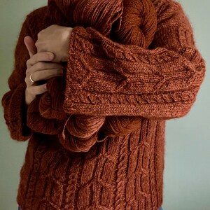 Knitting pattern oversized woolen cable knit Terra sweater, jumper, pullover, women's, PDF in English and German.