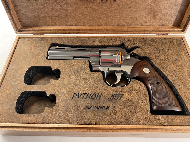 Colt Python Presentation Case Laser Engraved Lid and Interior Maple 4. ...