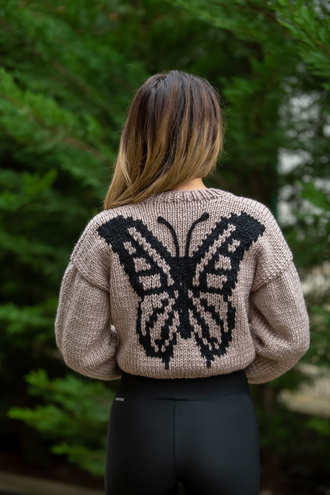 ハーリップトゥ Butterfly Yarn V-Neck Cardigan As an early Christmas gift my parter has gotten me the yarn for my