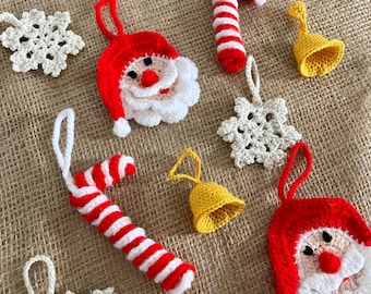 Conjunto artesanal de 9 apliques de crochê para enfeites de Natal para árvore de Natal.