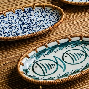 Bandeja decorativa de cerámica y ratán hecha a mano, cesta de ratán natural tejida a mano, regalos de bienvenida, bandeja de cerámica, acento hogareño único, platos