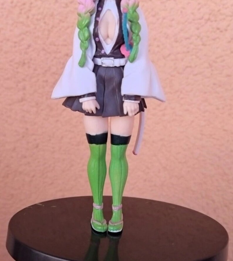 action figure mitsuri kanroji