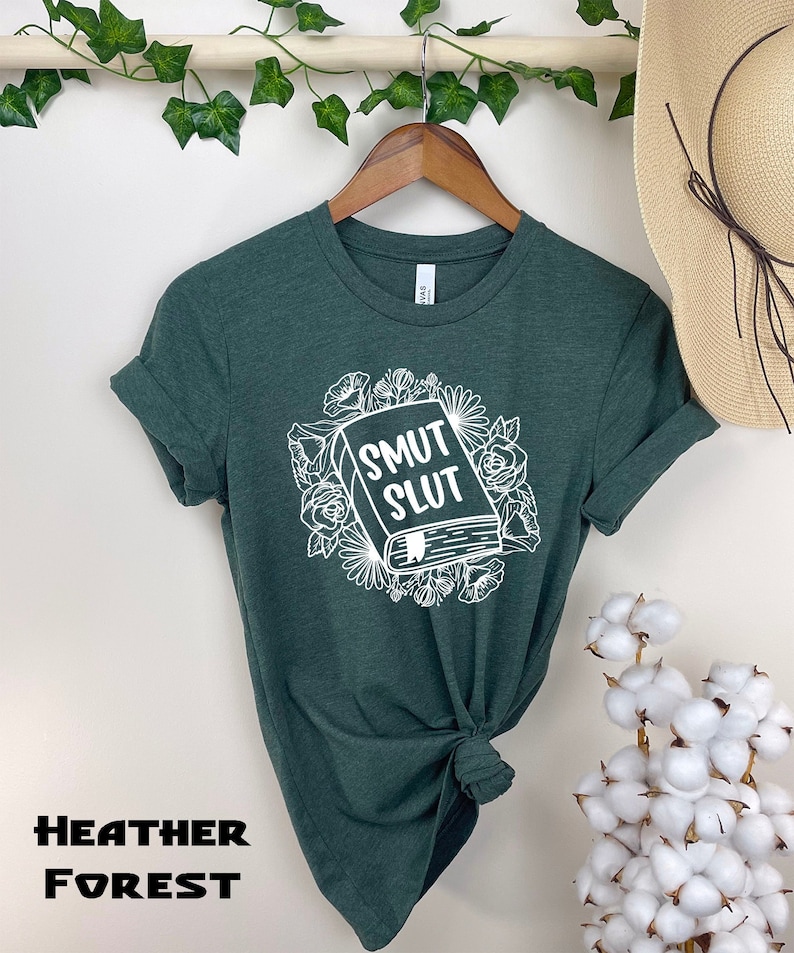 Smut Slut Shirt, Bookish Sweatshirt, Smut Reader, Bibliophile, Smut Slut Sweatshirt, Spicy Book, Dark Academia, Spicy Book Gift Bild 1