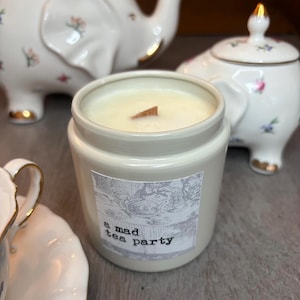 Mad Tea Party Candle (Jasmine and Sugar Cookies) - Alice in Wonderland