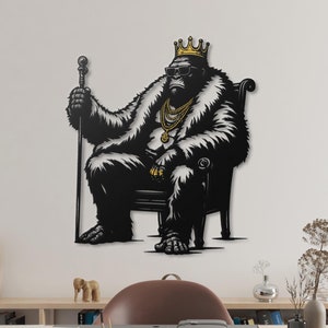 Majestic Gorilla King Metal Wall Art: 3D Crowned Ape Decor