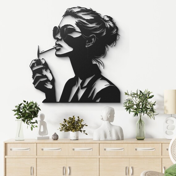 Fashionista Metal Wall Art: Glamorous Lady with Sunglasses and Cigarette for Stylish Decor