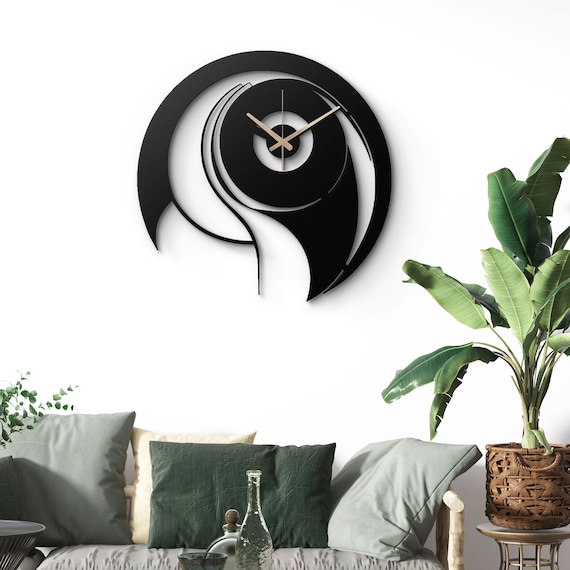 Modern Geometric Metal Wall Clock – Black & Minimalist Design