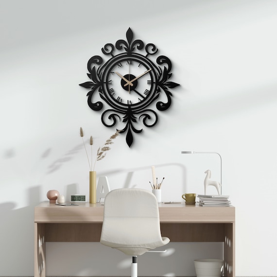 Fleur-de-Lis Metal Wall Clock: Vintage Roman Numerals, Elegant Wall Decor