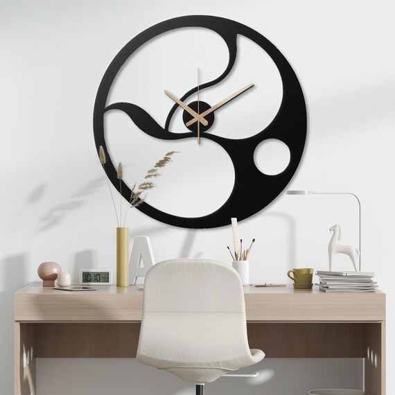 Abstract Modern Metal Wall Clock – Black Artistic Design