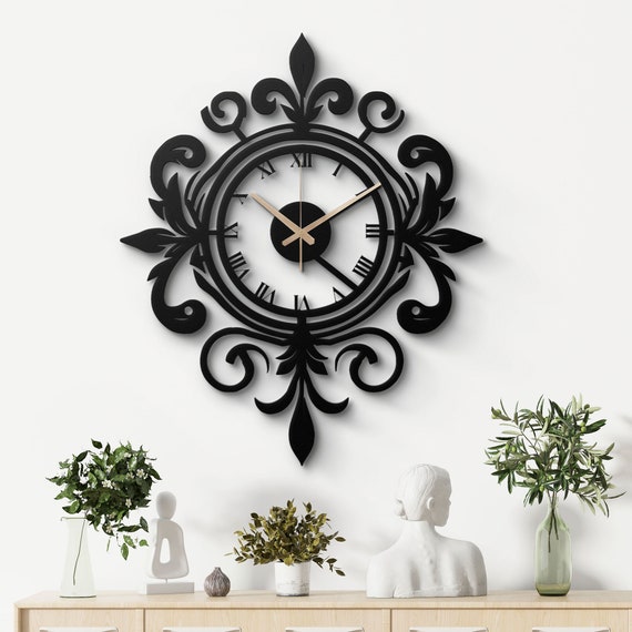 Fleur-de-Lis Metal Wall Clock: Vintage Roman Numerals, Elegant Wall Decor