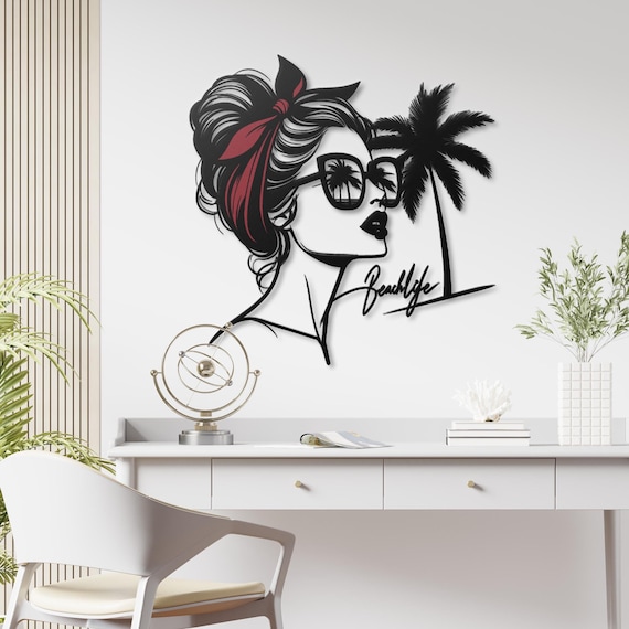 Retro Beach Life Metal Wall Art – Modern Vintage Woman with Palm Tree Reflection – Handmade Steel Decor for Coastal & Boho Chic Home