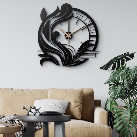Elegant Floral Metal Wall Clock Decorative Vintage-Style Clock with Roman Numerals Classic Botanical Wall Art Timepiece Stylish Home Decor