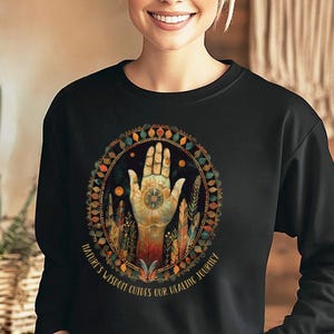Womens Healing Hand Feather Shirt,Boho Feather Shirt,Native American Tee,Nature Lover Shirt,Native Spritual Shirt,Nature Lover Gift,Mom Gift