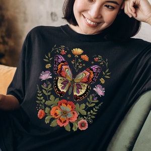 Womens Butterfly Tshirt,Boho Flower Shirt,Butterfly Tee,Nature Lover Shirt,Garden Lover Gift,Cottagecore Shirt,Botanical Shirt,Comfort Color