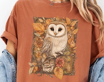 Womens Autumn Barn Owl T-Shirt,Owl Lover Shirt,Bird Lover Shirt,Cottagecore Owl Shirt,Nature Lover Tee,Barn Owl Lover Gift,Comfort Color Owl