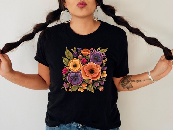 Womens Flower Tshirt,Flower Lover Shirt,Nature Lover Tee,Garden Lover Gift,Retro Foral Tee,Botanical Tshirt,Spring Shirt For Women,Mom Gift