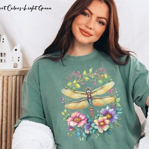 Womens Dragonfly Tshirt,Boho Flower Shirt,Dragonfly Tee,Nature Lover Shirt,Garden Lover Gift,Cottagecore Shirt,Botanical Shirt,Comfort Color