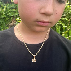 Collar de encanto de ángel guardián de 18K para niño, collar para niños pequeños, cadena de cuerda para niños, regalo religioso para niños, regalo de bautismo, collar de protección