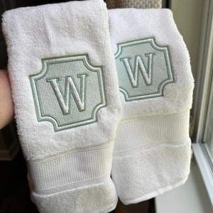Monogram Embroidered Egyptian Cotton Hand Towel: Personalized Initial