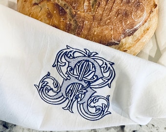 Embroidered Sourdough Bread Towel: Personalized Kitchen Decor